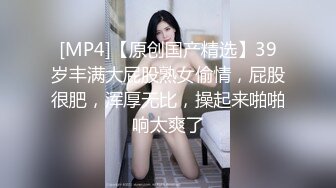 逼逼非常粉嫩的大二学生妹跟学长大尺度自拍流出