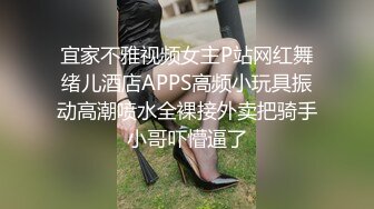 熟女妈妈 爽不爽 啊啊 爽 妈妈年纪大了 水不多 需要润滑油 撅着大屁屁后入插爽 鲍鱼真肥