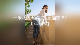 熟女姐姐叫来闺蜜一起双飞，一龙二凤无套插入，双女互相刺激骚气十足