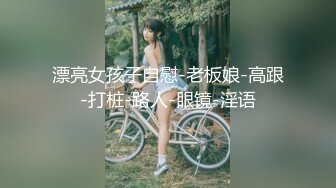 科技园蹲守 短裙高跟美少妇 黑黑的肥逼中间 有一个黑逼洞