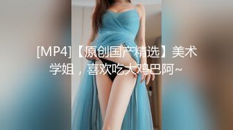 全程第一视角颜值妹子阴唇很大用手不听揉搓小穴，演技爆炸