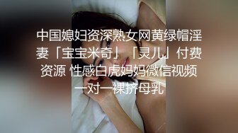 摄像头直播中年夫妻客厅沙发上啪啪这姿势也不怕闪到腰，不过一分钟就射了，老婆好像不太满意