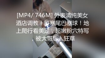 KK美女直播乱伦，玩自己的弟弟