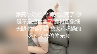 ★（厕_拍）★年轻姑娘用花洒冲B边蹲坑 五花八门各显神通 还不忘自拍