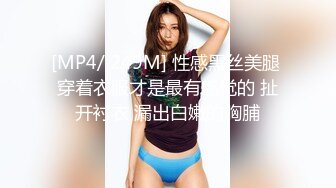 大学餐厅女厕全景偷拍多位年轻学妹各种姿势嘘嘘