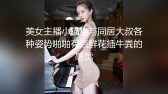 大神旅游景区一路走一路抄底众多的美女少妇眼界大开2 (7)